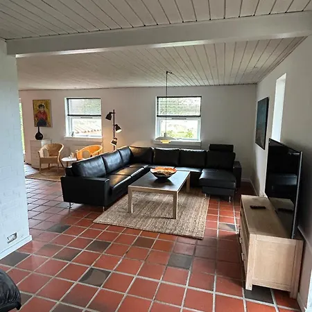 Hyggelig 2 Plans I Villa Horning